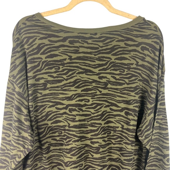 Grayson Threads Wild Child Graphic Pullover Long Sleeve Top Animal Print Size L - Picture 7 of 8